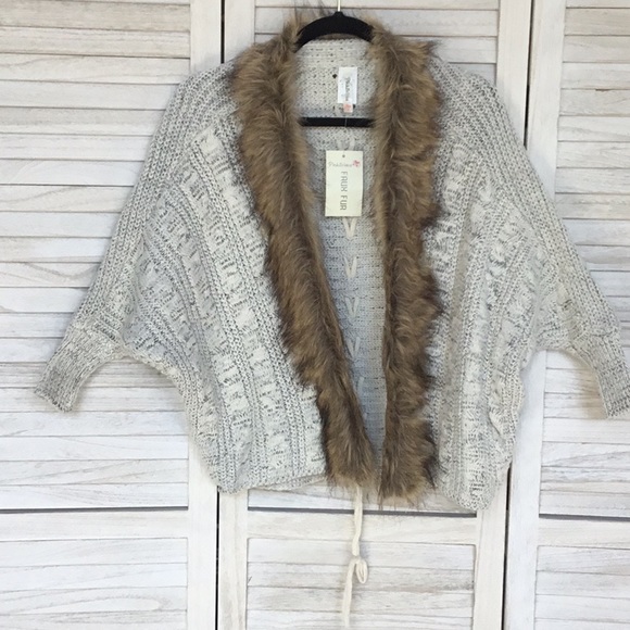 Pinklicious Faux Fur Collar Knit Sweater/Shrug S - Picture 5 of 10